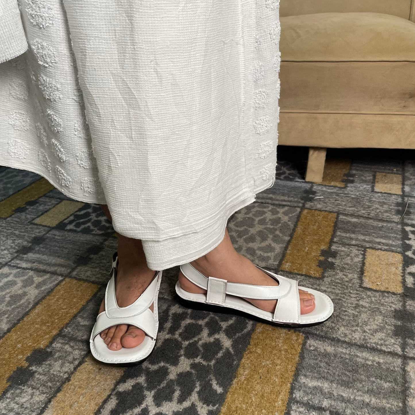 4 in 1, Hajj & Umrah Essentials –( Premium Ihram + Comfort Slipper + Ihram Belt+ Bag )